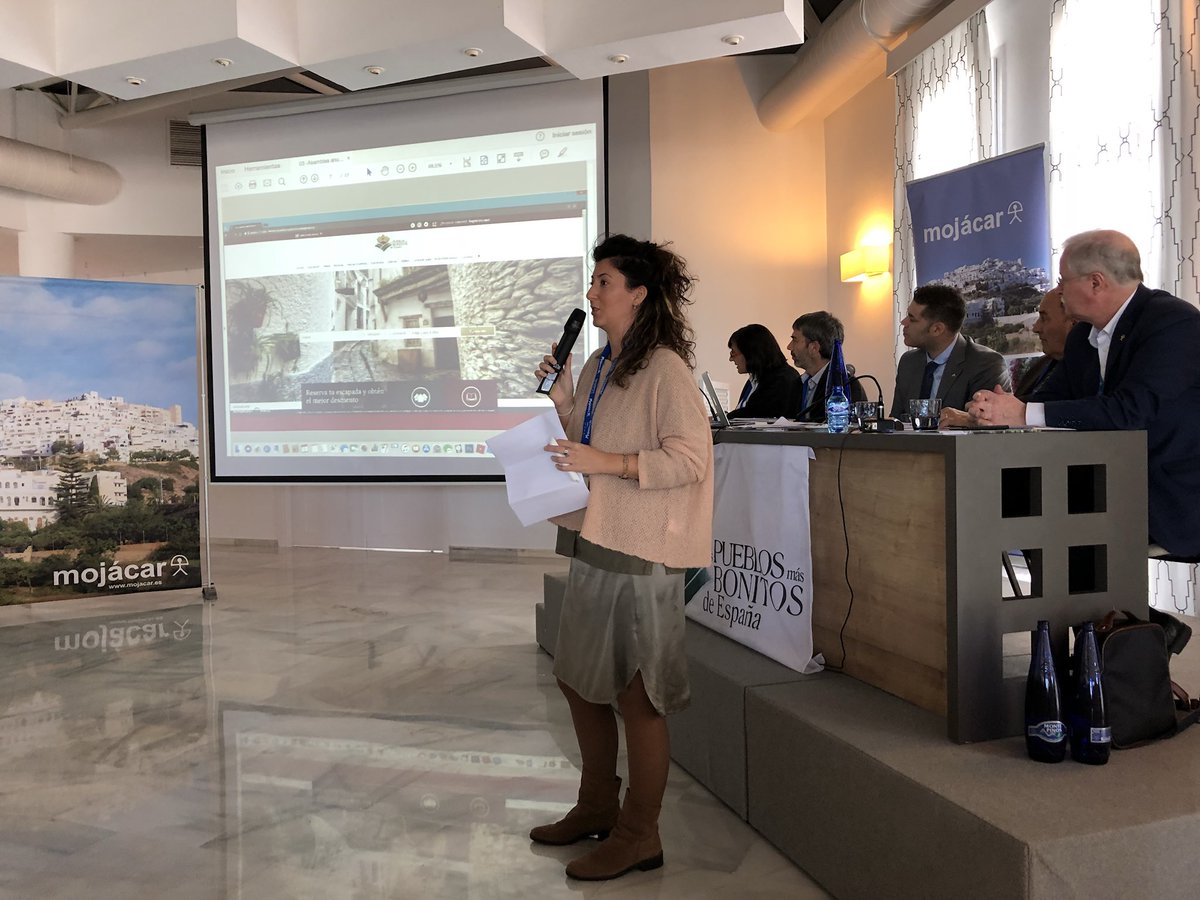 LosPueblosmbe's tweet photo. @centralreservas presenta en la asamblea los avances de este año. Una gran empresa desde uno de nuestros pueblos #ainsa https://t.co/lAwEFkrhw4