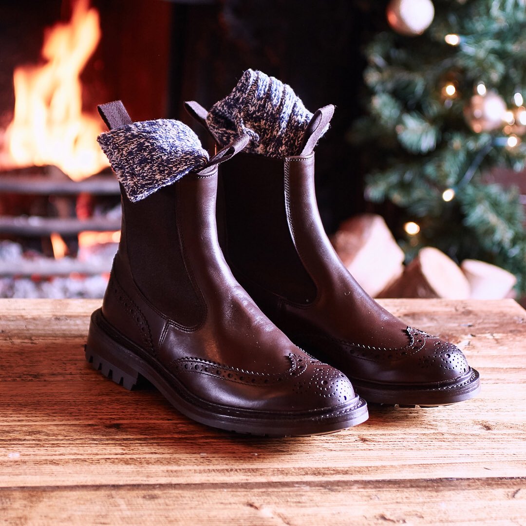 TrickersShoes's tweet photo. Every day throughout December, we will be listing our Tricker’s gift wish #AdventCalendar
Today’s choice is the #trickers classic Henry pull-on #countryboot Originally created in 1983, we created the Henry Revival collection for AW17 #Christmas2017 https://t.co/JjLGdiwLI0 https://t.co/T8ccHALqrC