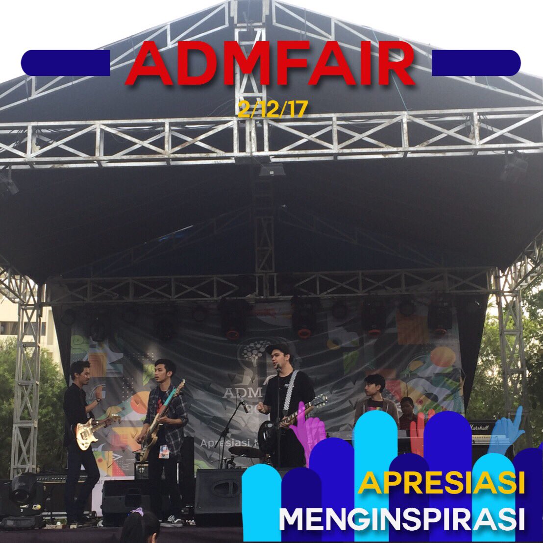 🎥 [LIVE REPORT] 🎥
.
Band LUNE ET SOLIEL
.
🏢 Program Vokasi Universitas Indonesia
.
Yuk sini donggg! habis ini, masih banyak lagi lho penampilan-penampilan seru yang kalian tunggu-tunggu, mangkanya yuk sini mendekat ke stage! ✨🎤🎉🎼