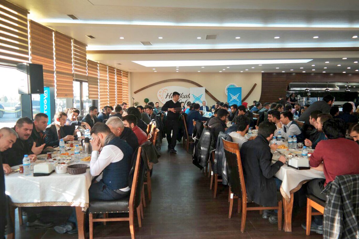 Önceki Dönem Enerji ve Tabii Kaynaklar Bakanımız Sn. Taner Yıldız’ın katılımı ile Genç STK’lar kahvaltısında gençlerle bir araya geldik..!