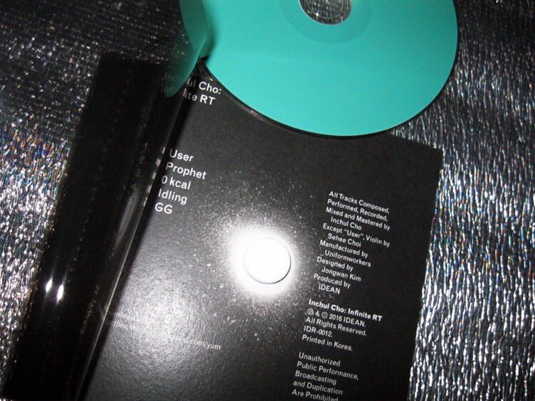 #UE9 첫 날. COMPASS의 세 번째 EP, [PRÄPARAT]의 금일 판매분(YELLOW)은 모두 소진됐습니다. 내일은 새로운 판매분(GREEN)이 다시 준비됩니다. 그 외 정진화의 [Dry and Crumbly Evaporating Things], 조인철의 [Infinite RT]도 계속해서 판매합니다. #IDEAN 부스를 확인하세요.