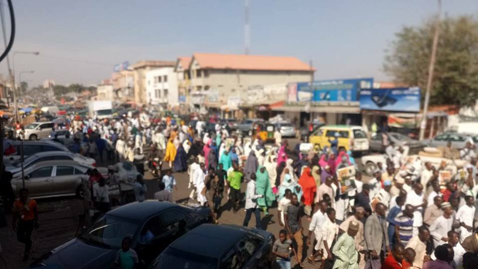 Pandemonium ensued in Kaduna metropolis when Shiites members & Police clashed during the group’s procession in commemoration of Mohammad’s birthday