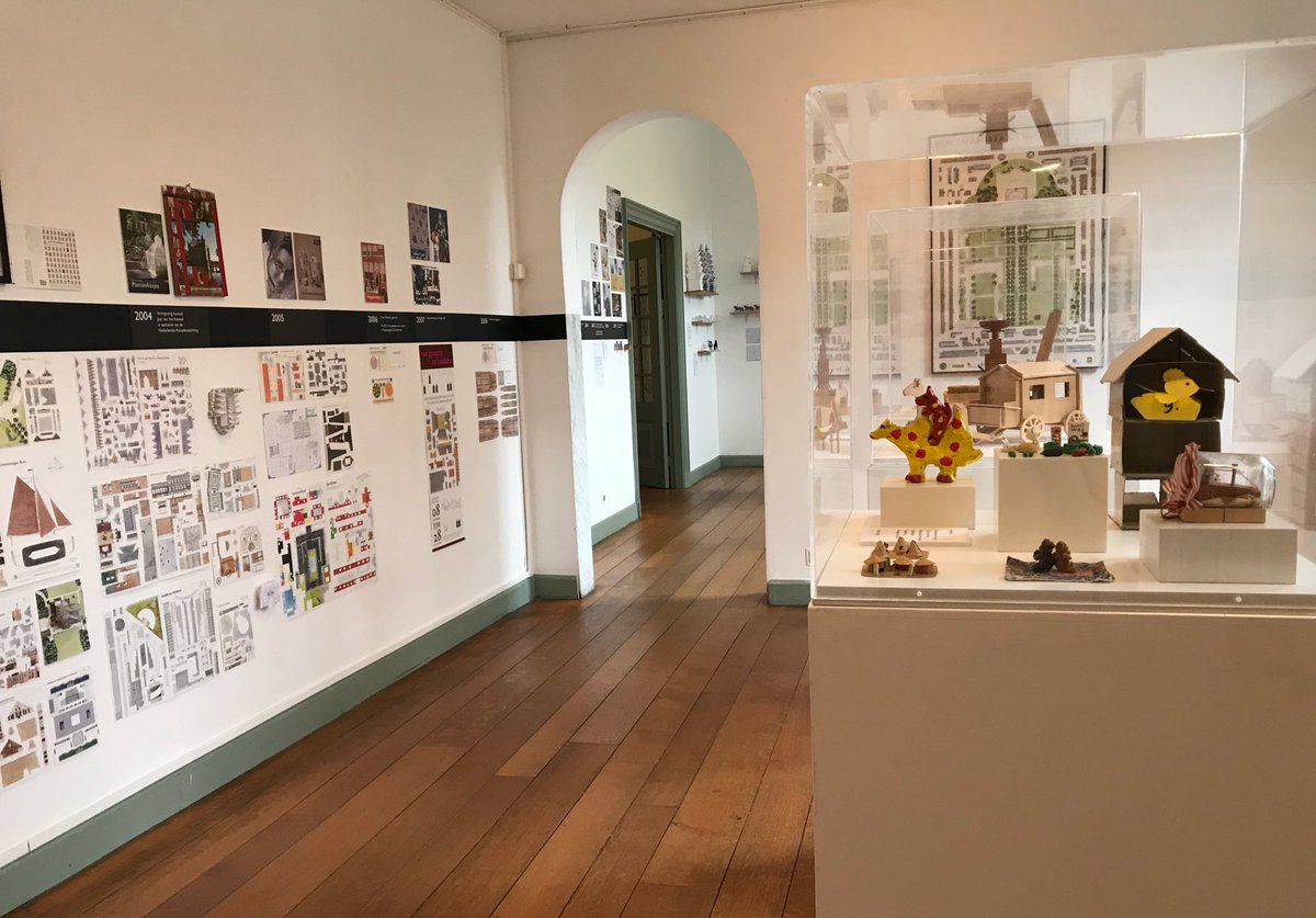 cultuurenretail's tweet photo. Geweldige #bouwplaten van historische #monumenten. Vervolg @piet_design in @MuseumRijswijk https://t.co/x2HooStv9y