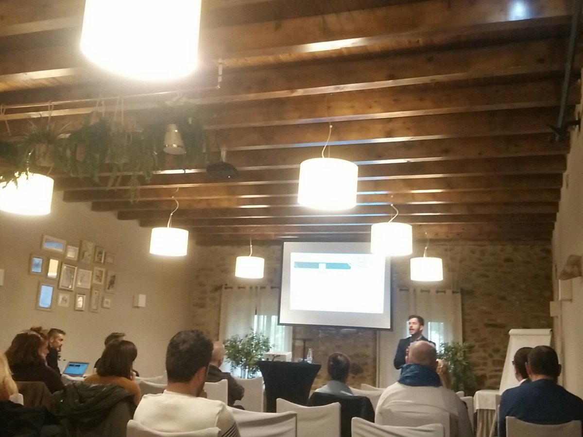 HOTELSANROQUE's tweet image. Charla #cashbacksolutions con Aritz Goicoechea @bigkarting &quot;nuestro cliente es lo más importante&quot; #balmaseda