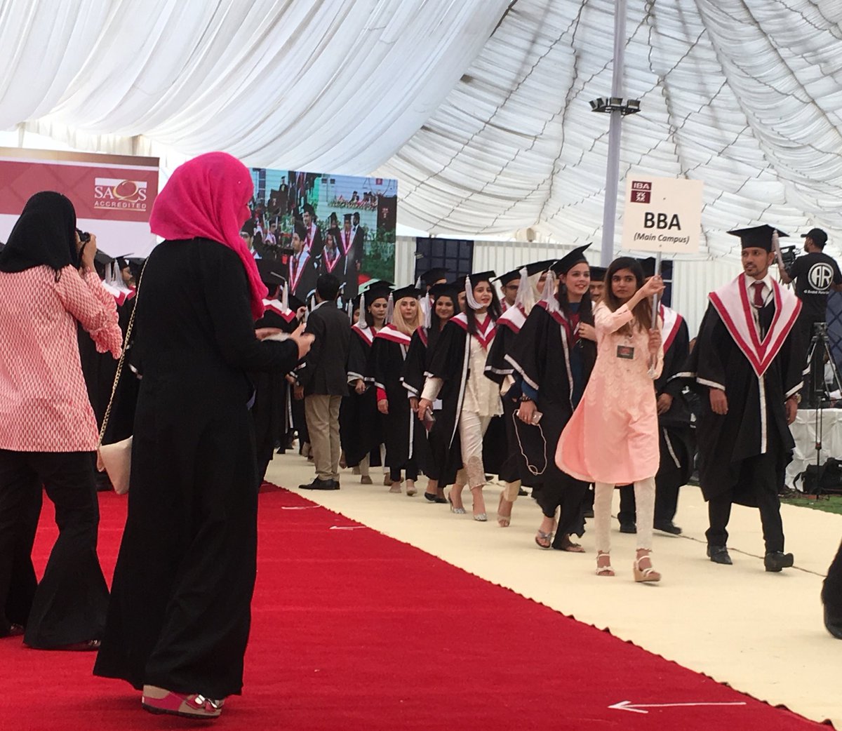 AhmadJalal_1's tweet photo. IBA is more diverse today and publishes 14 international research papers versus 2 eight years ago. 27% of enrollment get scholarships @ibakarachi @Aman_Foundation #AmanCED #2017Convocation https://t.co/gCzL9KRgkX
