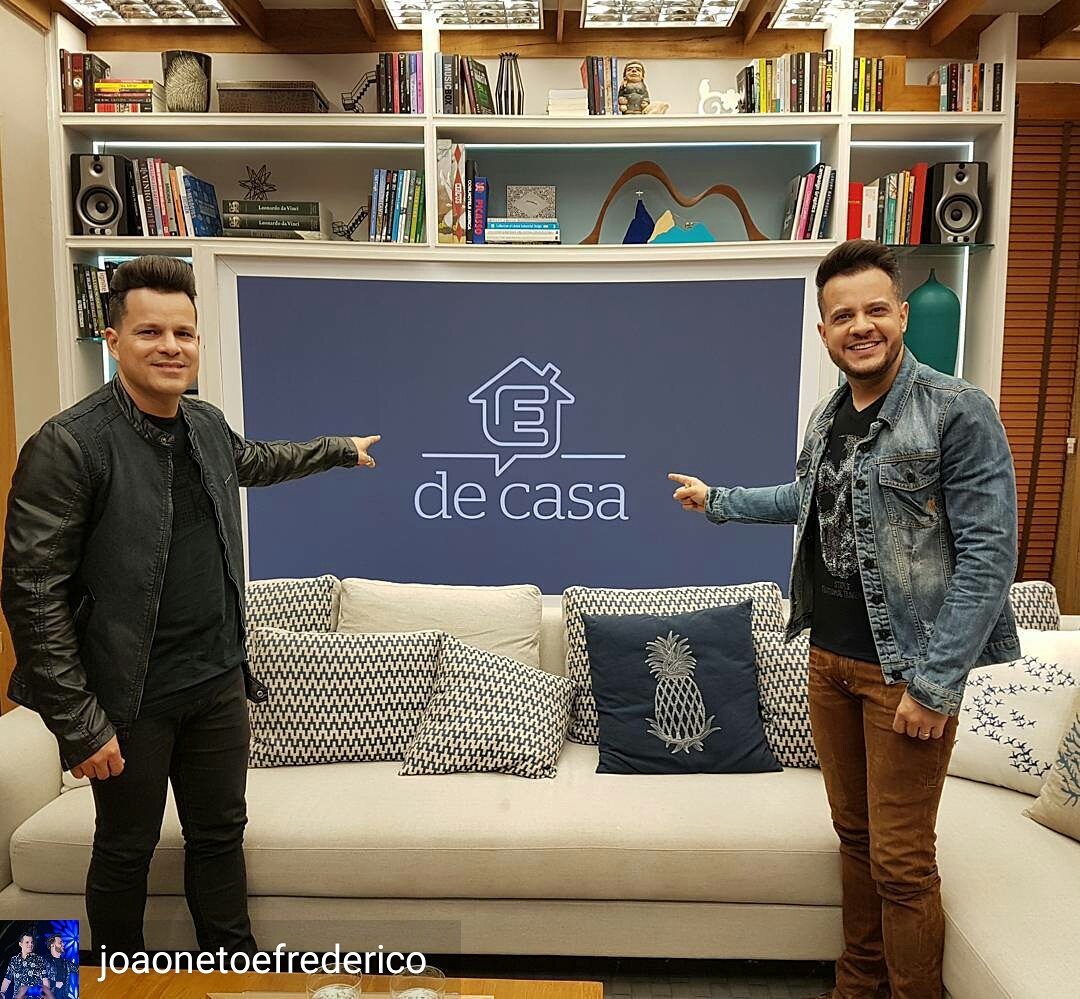 FaClube_JNeF's tweet photo. @Regranned from @JNeFoficial - Bom dia. Ótimo sabadão pra todo mundo. Se liga agora na Globo já já ao vivo no É DE CASA.
@edecasaofficial https://t.co/PrBXonWy0V