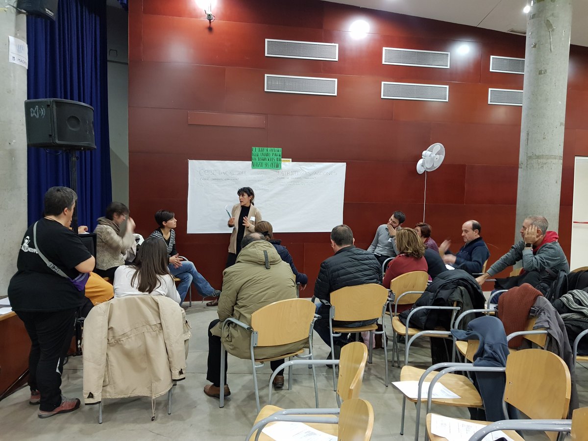 Ya están reunidos los grupos de trabajo del Foro Local de Villa de Vallecas planificando objetivos y estrategias para 2018. <a href="/ForosLocales/">Foros Locales de Madrid</a>  <a href="/DecideVilla/">Decide VillaVallecas</a>
