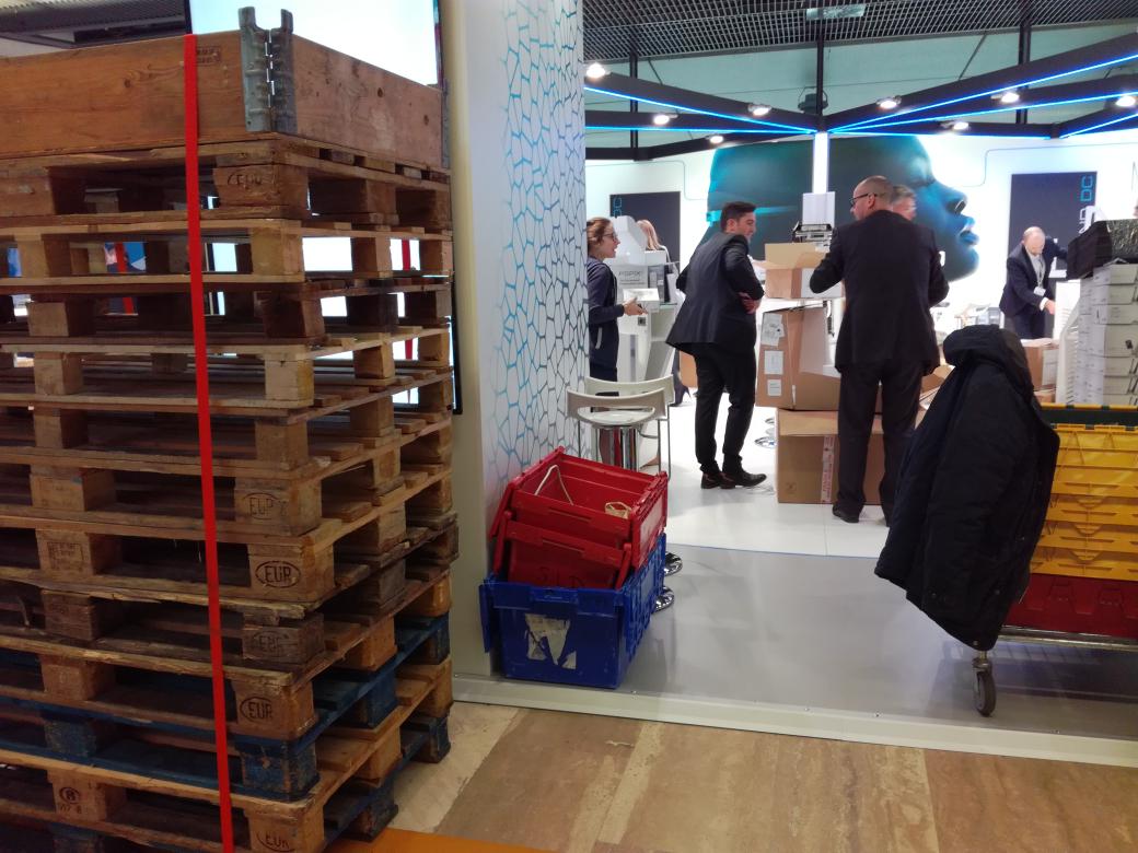 adfasso's tweet photo. Voilà, c'est fini, on remballe 😞 #ADF2017 https://t.co/a7mS6bS26T