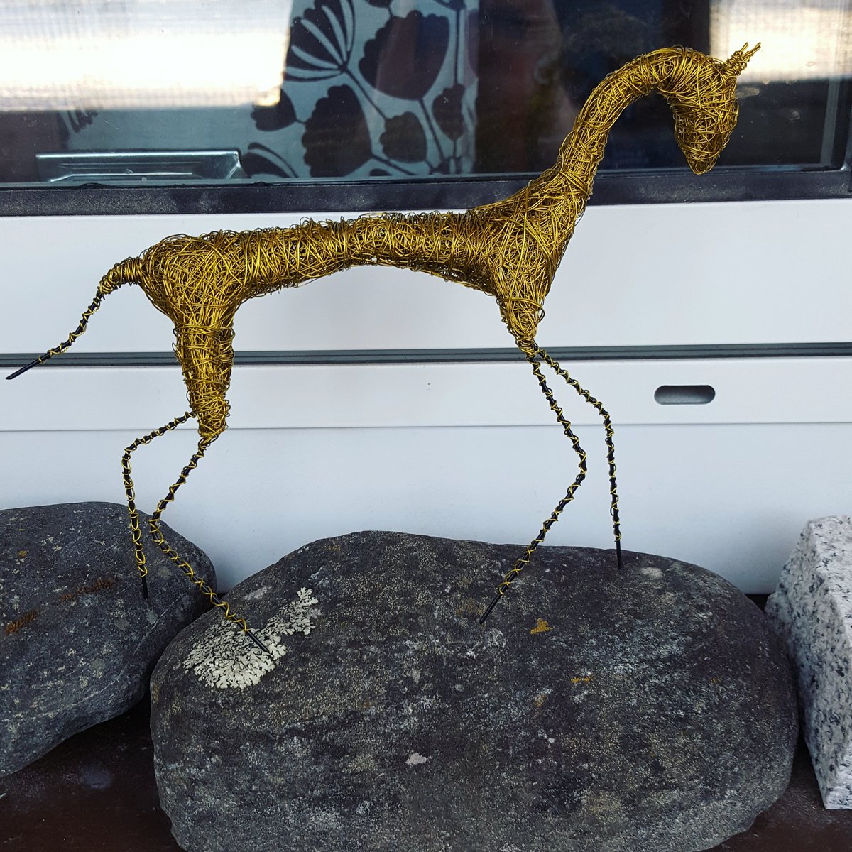 Sannitia's tweet photo. Golden horse sculpture 
#wireart #Art #artist #wire #wiretree #tree #metalwork #luffarslöjd https://t.co/csZXAldEYH