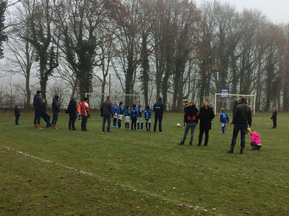 Mooie ochtend bij SJO ZVC ‘14. Prima voetbal (6 tegen 6) in een mooie voetbalomgeving gezien! Daarna goed gesprek gehad met zeer betrokken kader. Genieten! <a href="/KNVB/">KNVB</a> @GKCGasselte <a href="/VVgieterveen/">VV Gieterveen</a> <a href="/vvGNV/">vv Gasselternijveen</a>