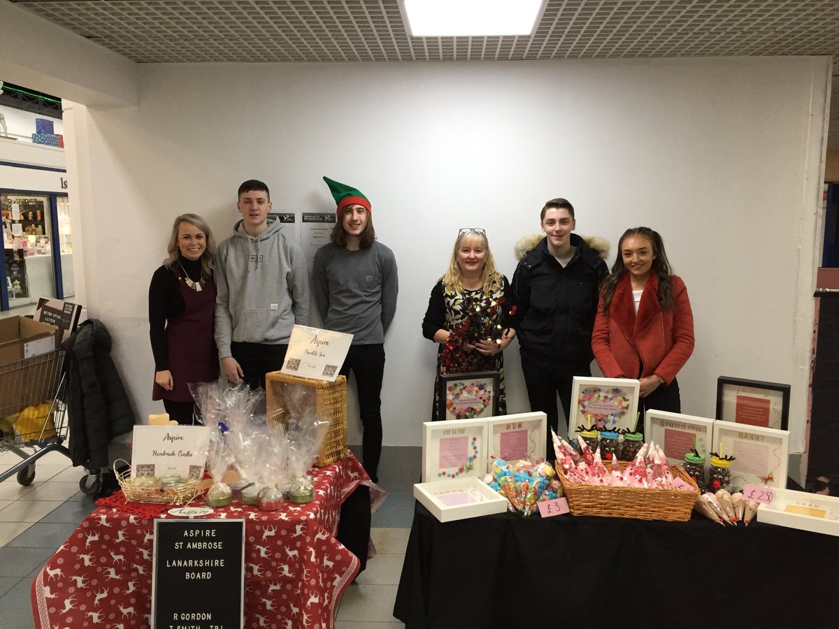 Busy Bees at the Cumbernauld Shopping Centre this morning, selling out fast!! 🎄🏫 #whatsitcalled #candlenauld