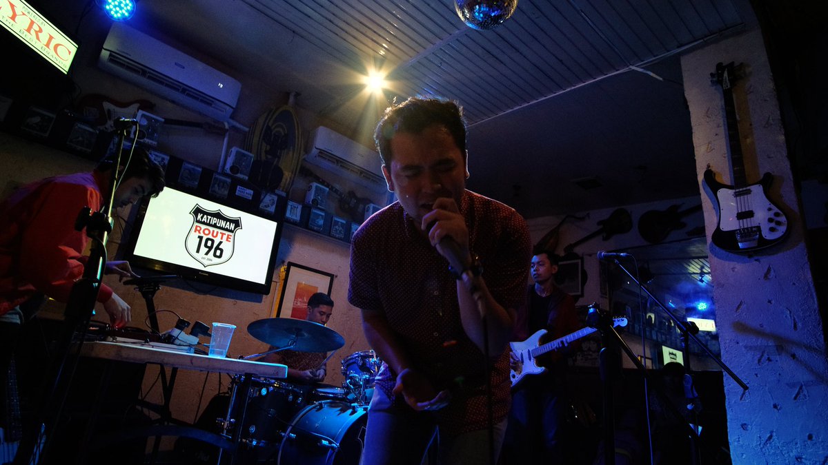 HoshiNoFilm's tweet photo. #IndieManilaTres ft @robandthehitmen 
by @indiemanilalive
👉 @route196rocks 
#robandthehitmen https://t.co/u1DOhjC5KK
