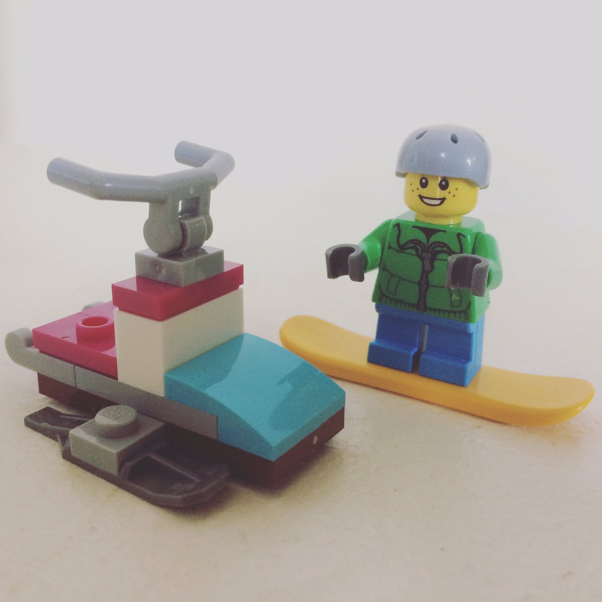 lisaloveslego's tweet photo. D A Y 2 Lego City & Lego Friends Advent Calendar 🎄 #Lego #legoadventcalendar #afol #legoblogger https://t.co/MbIs7V6IYJ