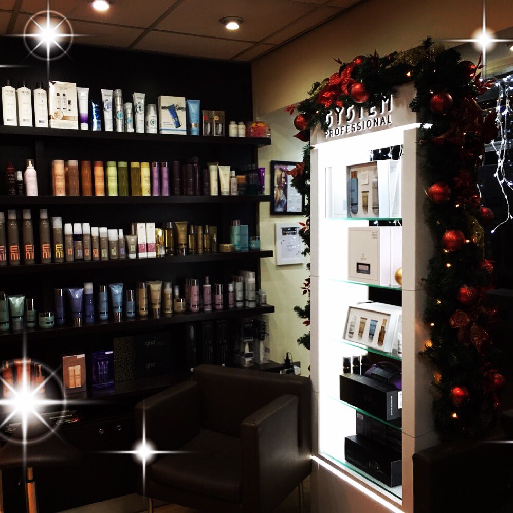 trimmersmaghull's tweet photo. Thank you Flowerstyle by Laurie for our amazing decorations xx https://t.co/Wihp80CnIF