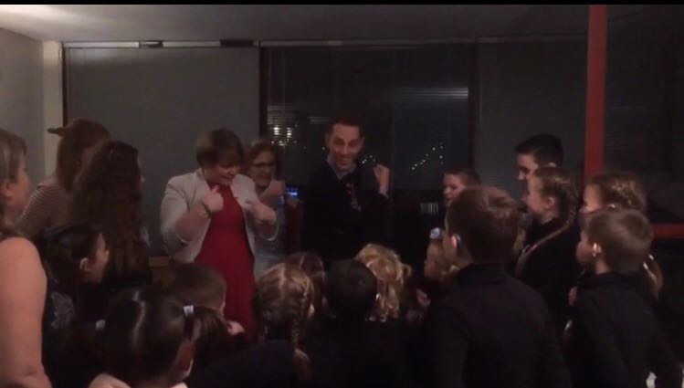 hfdeafschool's tweet photo. #LateLateToyShow @hfdeafschool #holyfamilyjuniordeafchoir met #RyanTubridy and gave him a gift before the performance last night and discovered that Ryan knows his sign name #LoveISL #signlanguage #deaf #ireland #brilliant with #music #teacher Shirley Higgins https://t.co/UufhusDd0o