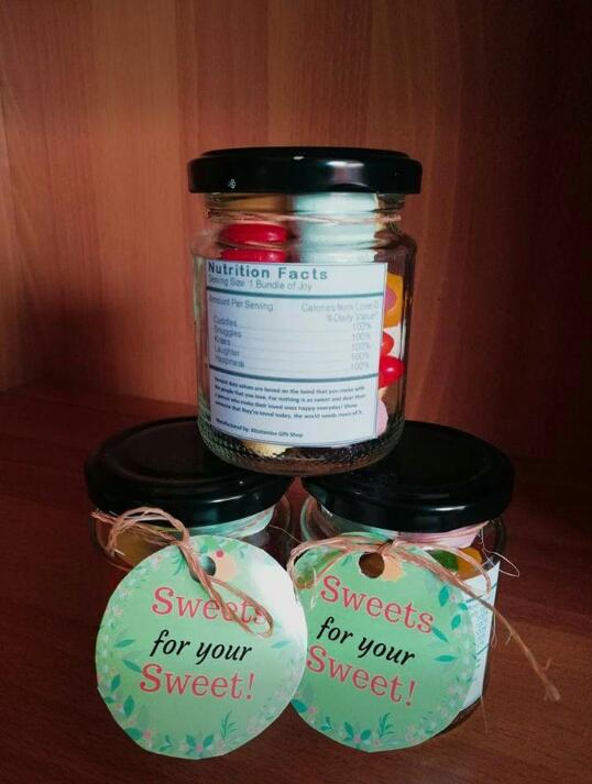 kitstomize_gift's tweet photo. Tis the season of satisfying your sweet tooth! You may avail our products via our shop and meet-ups, so what are you waiting for! Stand out this christmas season by giving these away to your loved ones, order now!

#KitstomizeGiftshop
🎁🎄🎁🎄🎁🎄🎁🎄🎁
https://t.co/pCxHUGmTqz https://t.co/2FzOmO0CuA
