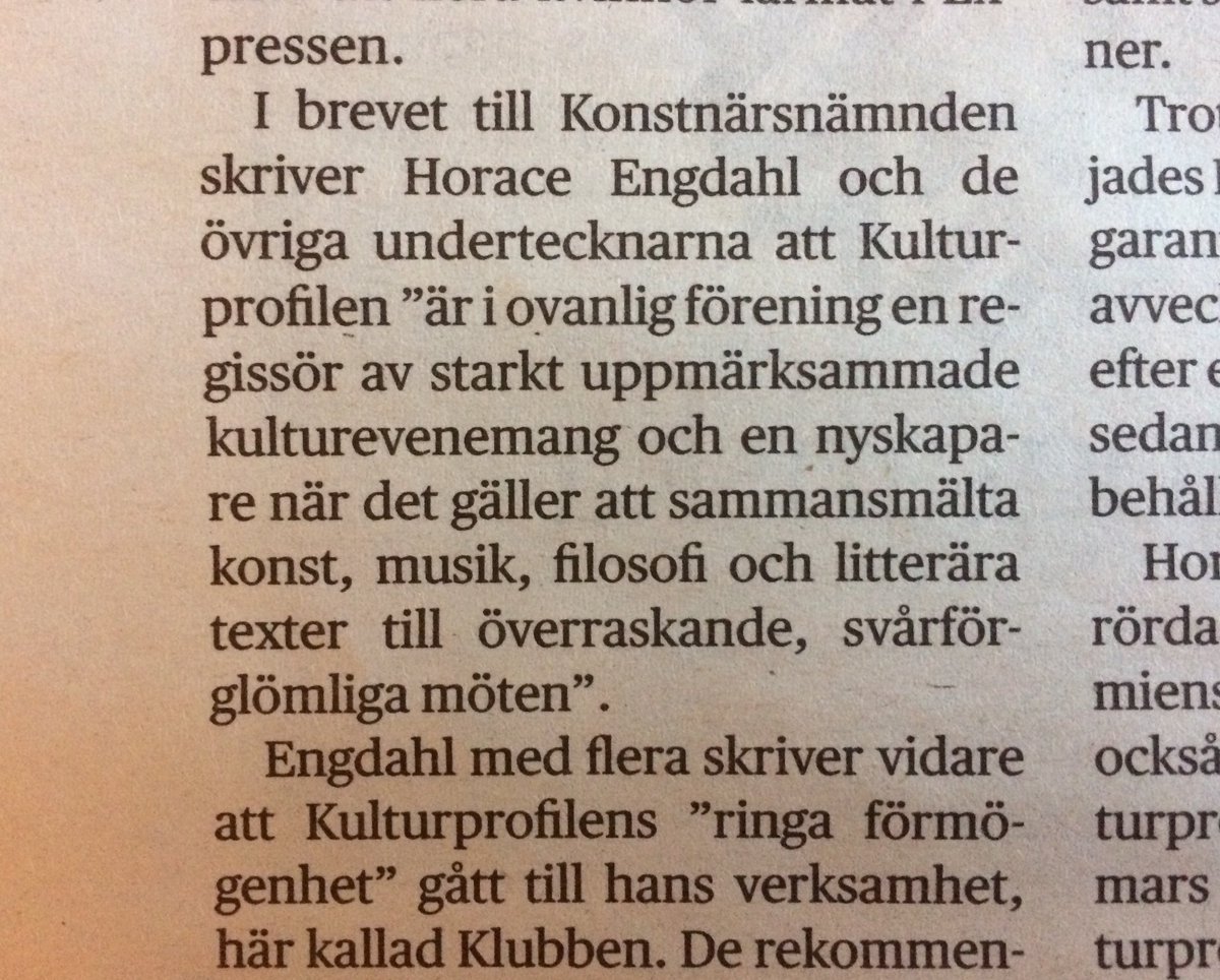 AgnesWold's tweet image. Har undrat varför den tafsande "Kulturprofilen", gemenligen kallad Klådan, betitlats "regissör". Nu framkommer att det innebar att ordna kulturaftnar. Fantastiskt hur brödraskapen skapar titlar åt varandra, titlar utan täckning. Händer aldrig kvinnor.