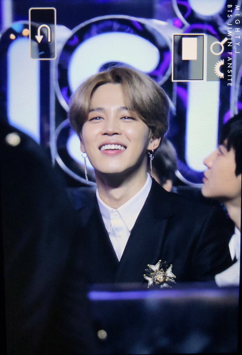 mighty_jimin tweet picture