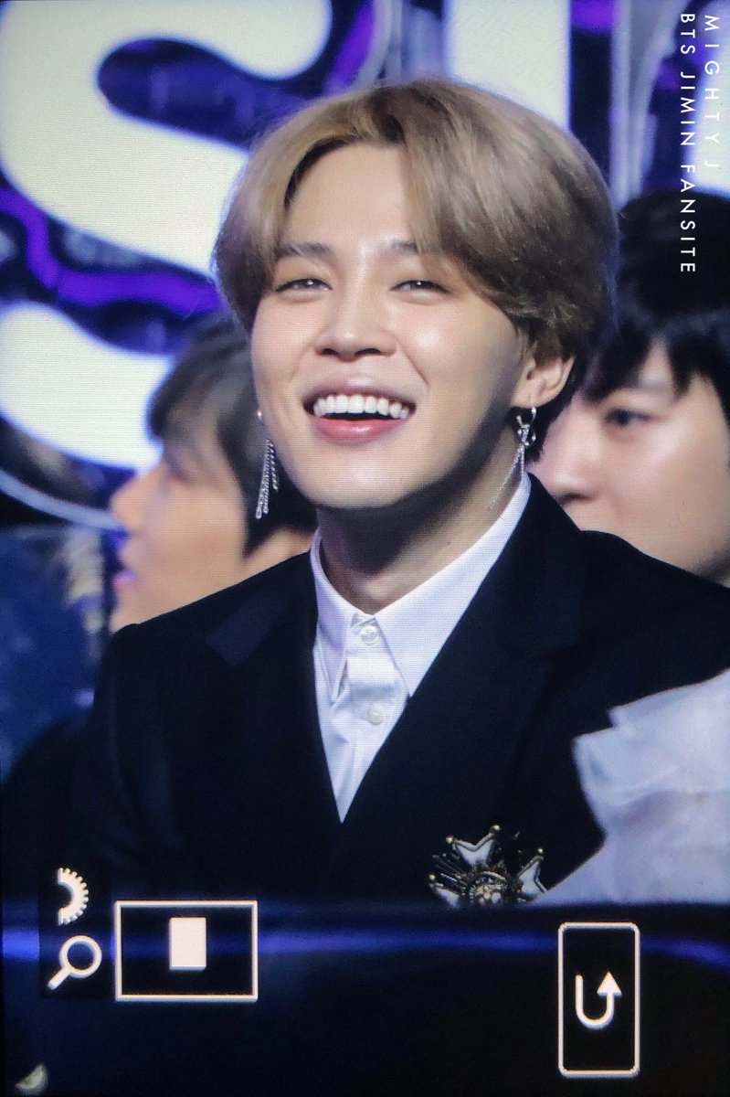mighty_jimin tweet picture