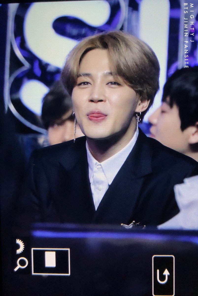 mighty_jimin tweet picture