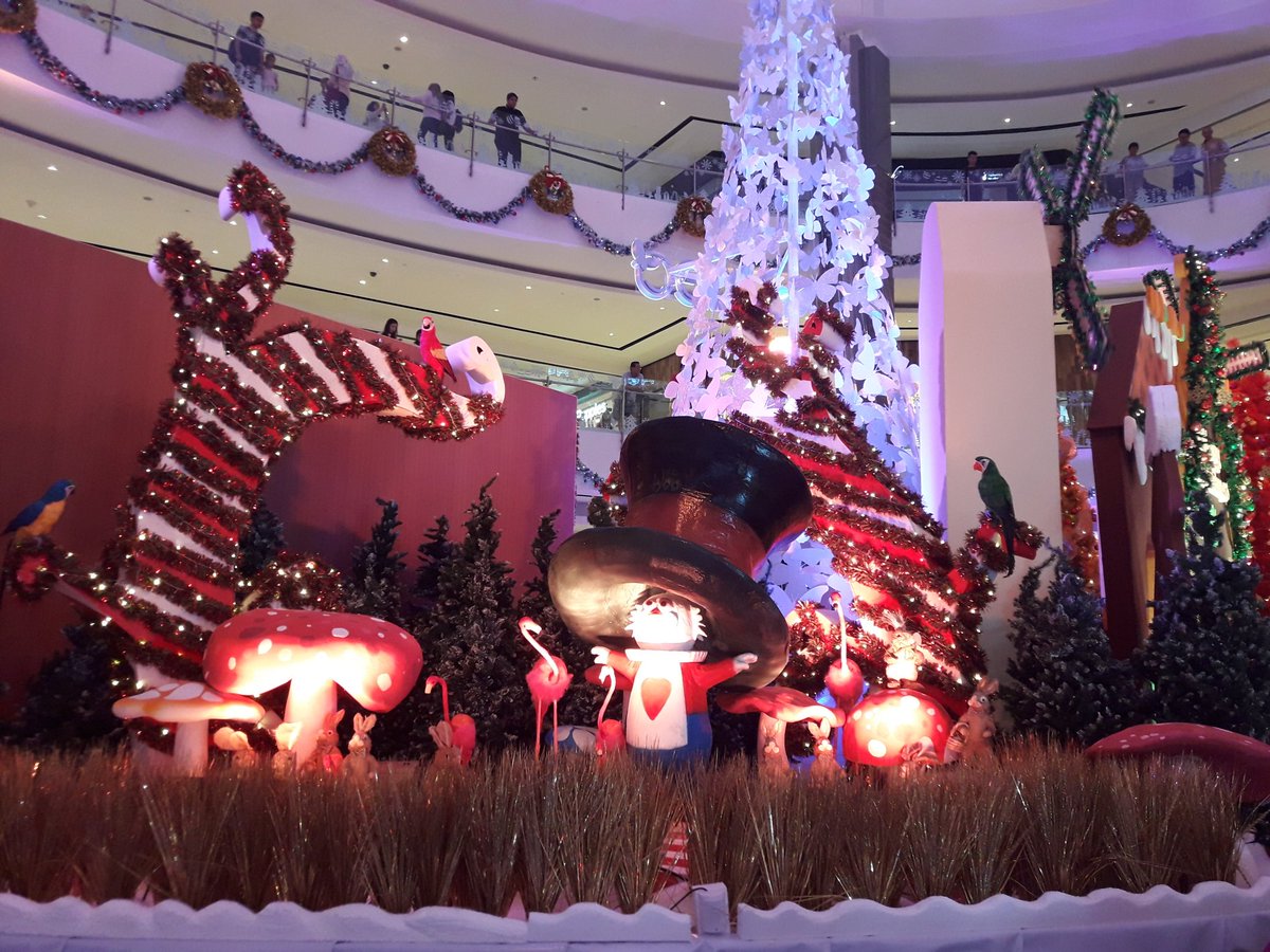 ShennyLai00's tweet photo. Christmas is coming soon๐
#Christmas2017 #Decarations #ComingSoon https://t.co/TZoOSiRgi7