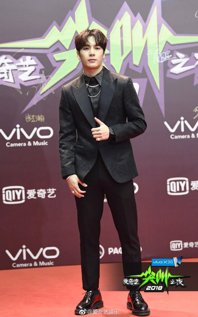 BWSKHY_GOT7's tweet photo. 171202 IQIYI
Jackson the red carpet 😍💕💕🐢👑
#JacksonWang #잭슨
#王嘉尔 #GOT7 #7fof7 #JacksonWangOKAY https://t.co/4jmKNqr4wE