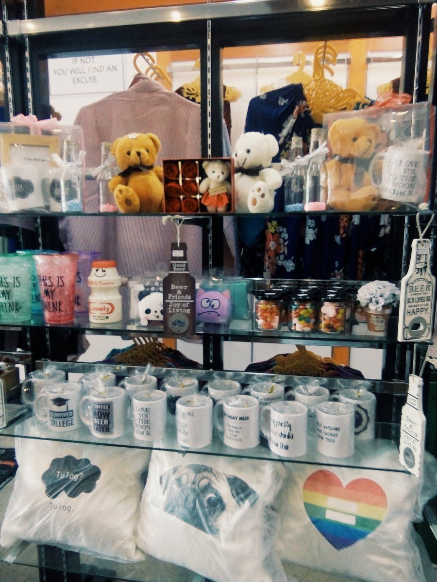 kitstomize_gift's tweet photo. Shop and dine with us at our new home, here at Orangepeel Fashion Boutique and Cafe, JP Rizal Street, Barangay 6  Calamba, Laguna.

#KitstomizeGiftshop 
🎁🎄🎁🎄🎁🎄🎁🎄🎁🎄 https://t.co/jxRV0MMaEb
