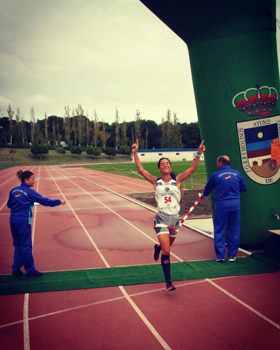 Aun me cuesta creerlo, 10 dias despues de salir del hospital, de nuevo Campeona Nacional De Campo a Través del Ejercito del Aire.
Gracias a los que me han apoyado, a los que han confiado en mi.
Espero recuperarme pronto ,seguir entrenando y poder rendir para el siguiente.