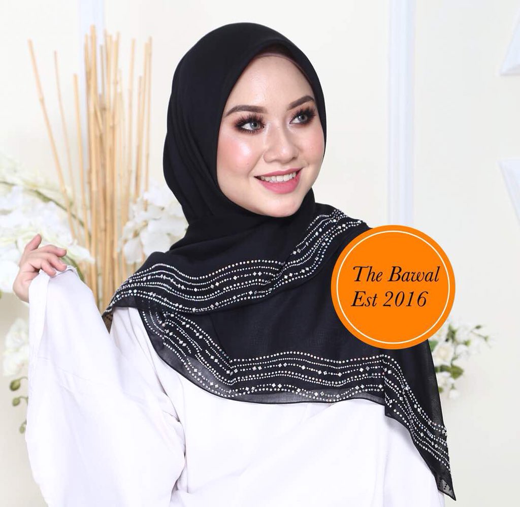 NazatulSyamimi2's tweet photo. 3 helai rm 100 @KLtweetniaga @twt_tudung @twtproductttx @twt_rezeki https://t.co/DzM8OhHrFl