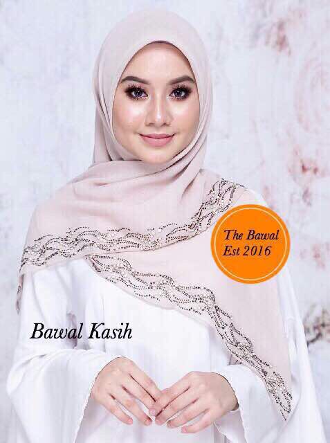 NazatulSyamimi2's tweet photo. 3 helai rm 100 @KLtweetniaga @twt_tudung @twtproductttx @twt_rezeki https://t.co/DzM8OhHrFl
