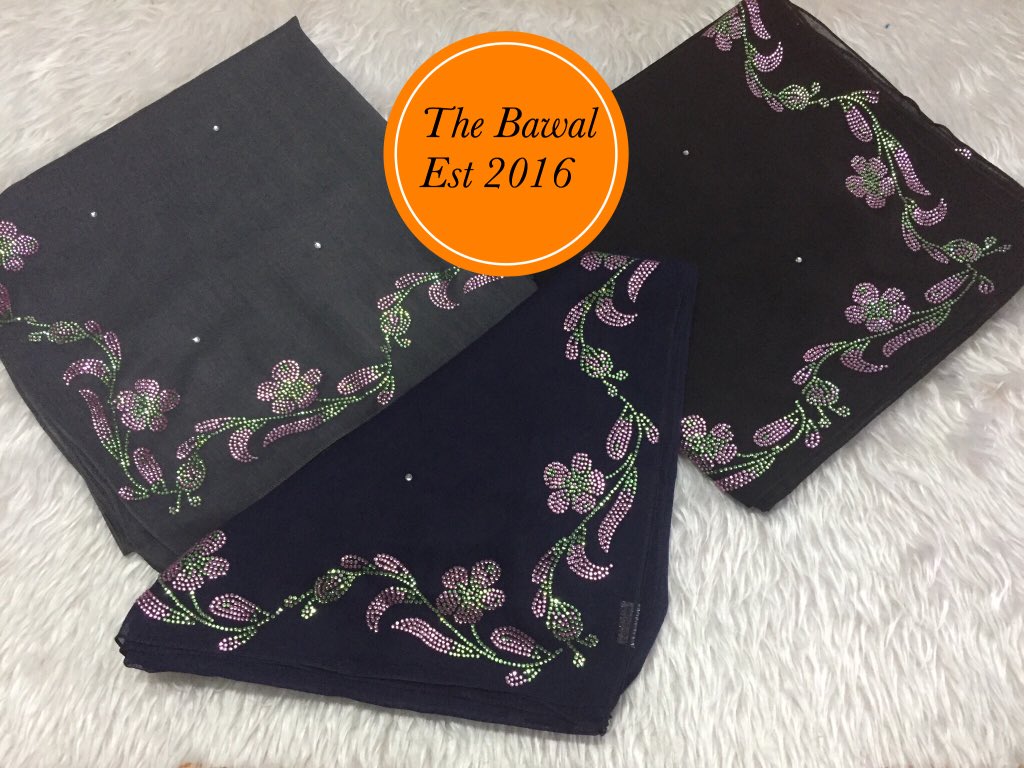 NazatulSyamimi2's tweet photo. 3 helai rm 100 @KLtweetniaga @twt_tudung @twtproductttx @twt_rezeki https://t.co/DzM8OhHrFl