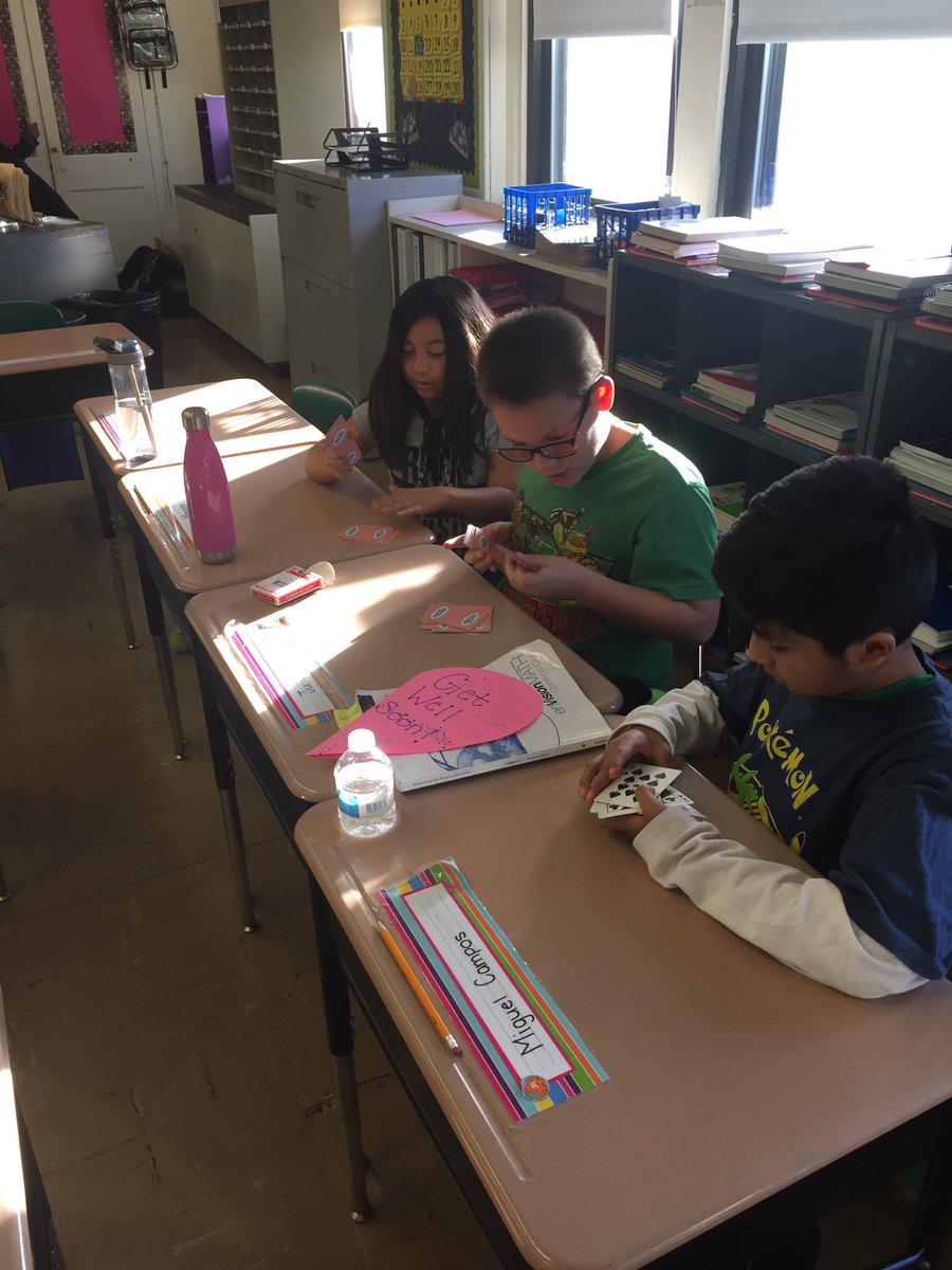 kasica_khwaz's tweet photo. 4th graders are practicing math facts with fun games #educ615d https://t.co/zSv7zM9zIa