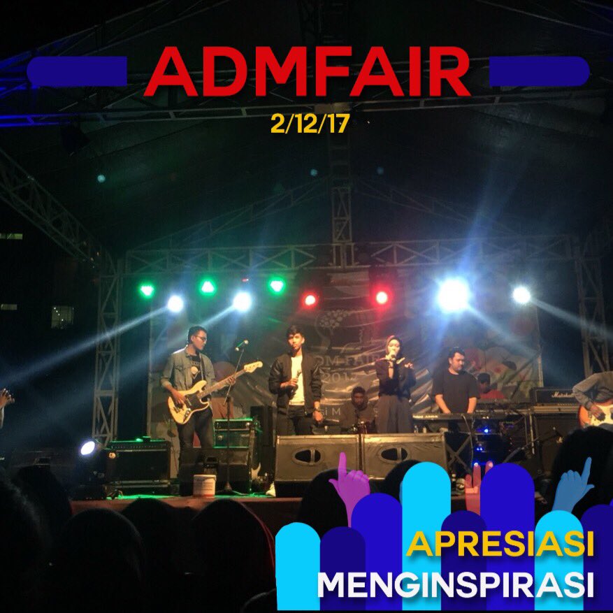 🎥 [LIVE REPORT] 🎥
.
Band RECENTIA
.
🏢 Program Vokasi Universitas Indonesia
.
Yuk sini donggg! habis ini, masih banyak lagi lho penampilan-penampilan seru yang kalian tunggu-tunggu, mangkanya yuk sini mendekat ke stage! ✨🎤🎉🎼