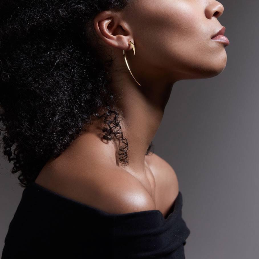 #JRCCHRISTMAS Day 2 - Single Hook Gold Talon Earrings: Endless possibilities. 
All of our iconic Shaun Leane earring styles are now available to shop in store! Perfect for any on trend fashionista❤️ available in gold, silver &amp; rose gold. #christmas #jewellery