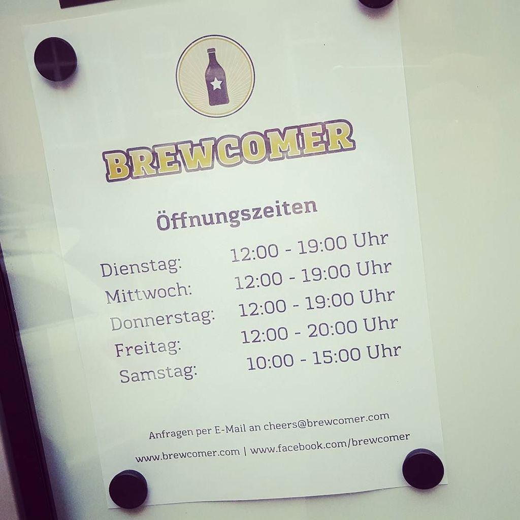 brewcomer's tweet photo. Extra für euch: die Öffnungszeiten im Dezember. Wegen Geschenke und so.

#craftbeer #craftbier #kiel #brewcomer #öffnungszeiten https://t.co/bBIBP7QiUE