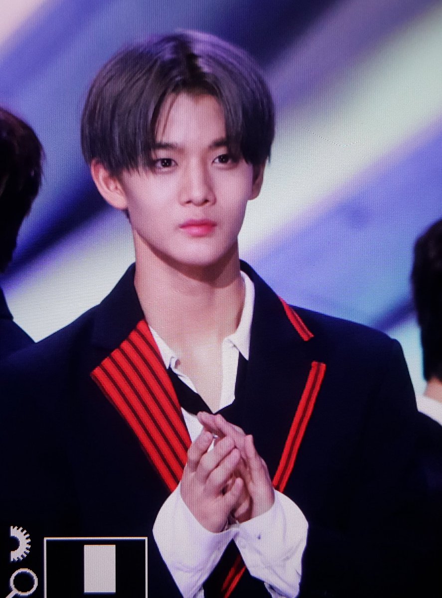 dkdlrh___2's tweet photo. 171202 #멜론뮤직어워드 #멜뮤 #MMA #배진영 #워너원 💕💕💕💕💕 https://t.co/lTp4gysIuh
