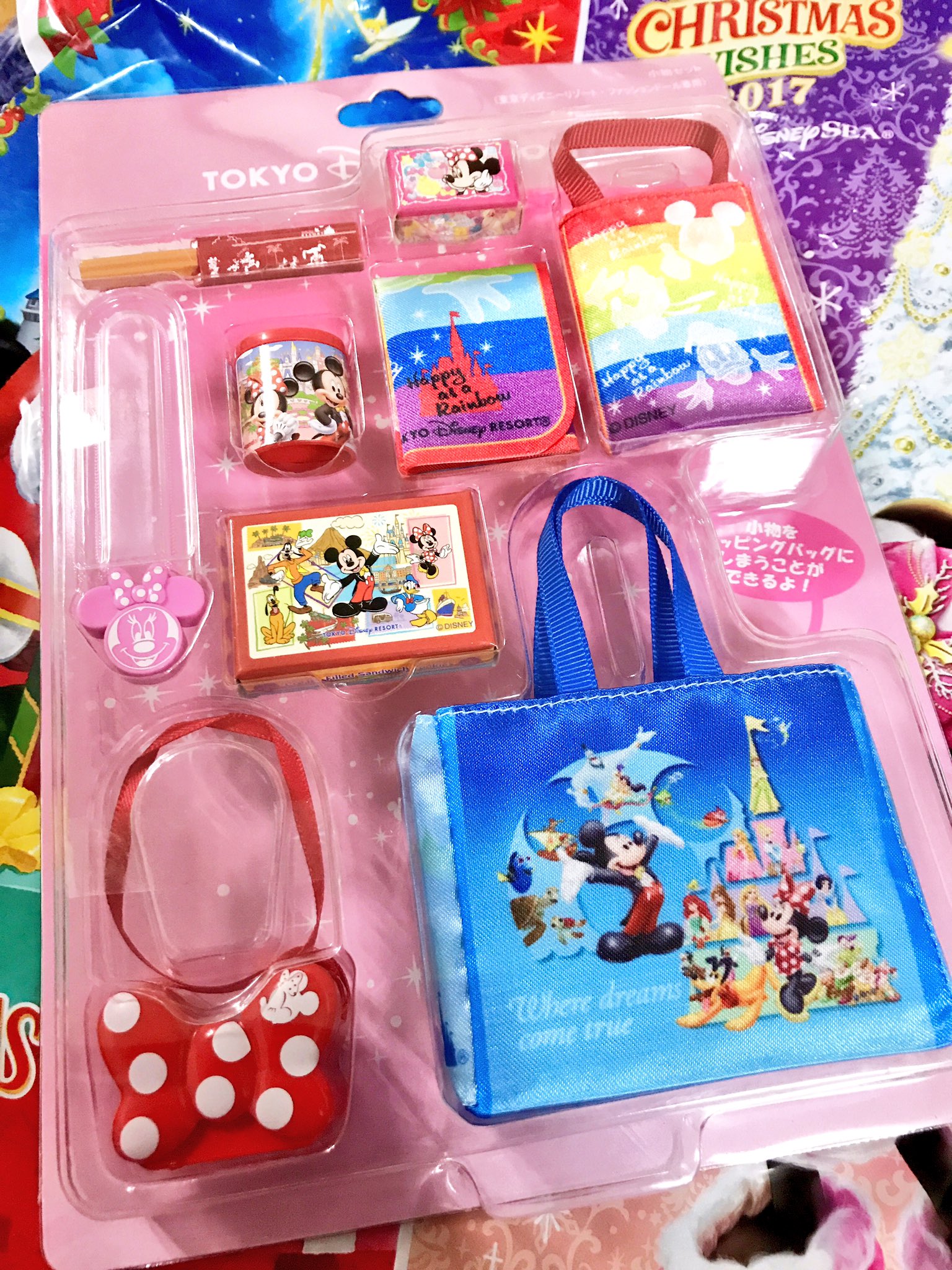 はるか ディズニーのファッションドール用の小物セット 最近発売になったの知らなくて思わず買ってしまいました ぬいだとこんなサイズ感 めっちゃ可愛い 完全にデートです T Co Lslchdscvl Twitter