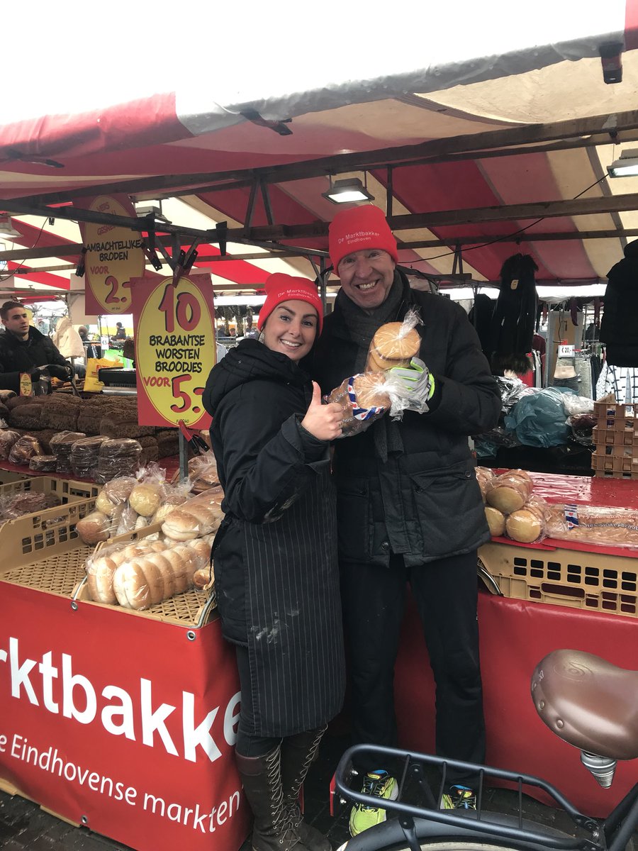 demarktbakker's tweet photo. @aad300 met onze nieuwe #marktbakker muts #reclame #topper #fijneman #gezelligheid https://t.co/8D87EPJ6Fu