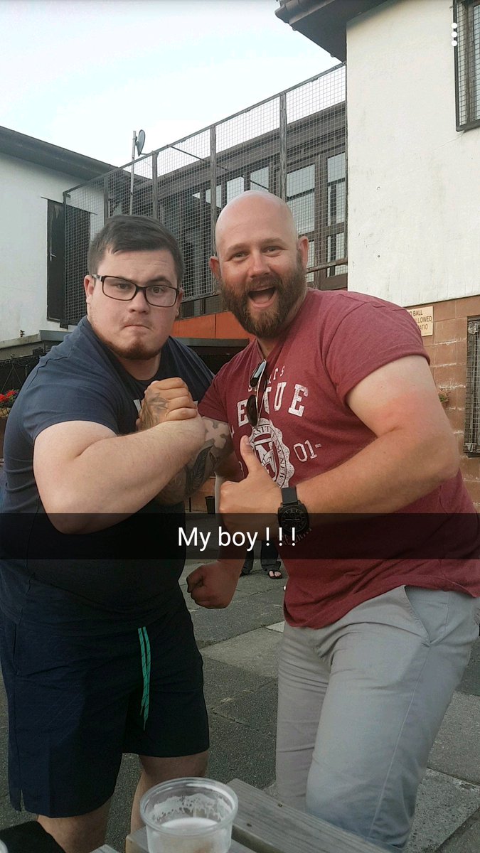 lfcmossy's tweet image. hope my m8 @Deanmc12 is having a good time down under at #TheAshes2017 and hasn't had to many vodka cokes 🤣 good luck @GClarkeRecruit #suttonsharks #suttoncc