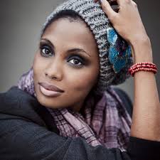 almhouak's tweet photo. A écouter absolument !!! Une voix terrible! 🎤🎧2ème album @Imanyofficiel est disponible en édition deluxe ! CD bonus avec titres inédits, remix du tube #SilverLining et des featurings chanteur @tetemusic #TheWrongKindOfWar https://t.co/rg8MmVibtu