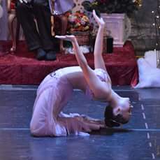 VRBallet's tweet image. Cute, sweet, fun, beautiful, exciting, traditional, and classic are all adjectives that describe the Nutcracker. Come see for yourself! Tickets on sale now for Virginia Regional Ballet's Nutcracker in Williamsburg. December 16-17 Get yours at brownpapertickets.com/event/3113820