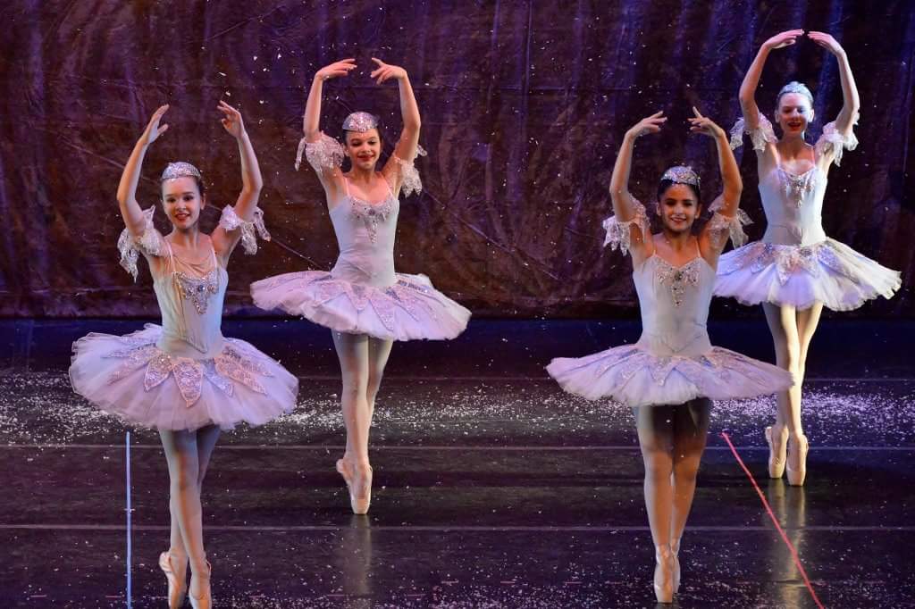 VRBallet's tweet image. Cute, sweet, fun, beautiful, exciting, traditional, and classic are all adjectives that describe the Nutcracker. Come see for yourself! Tickets on sale now for Virginia Regional Ballet's Nutcracker in Williamsburg. December 16-17 Get yours at brownpapertickets.com/event/3113820