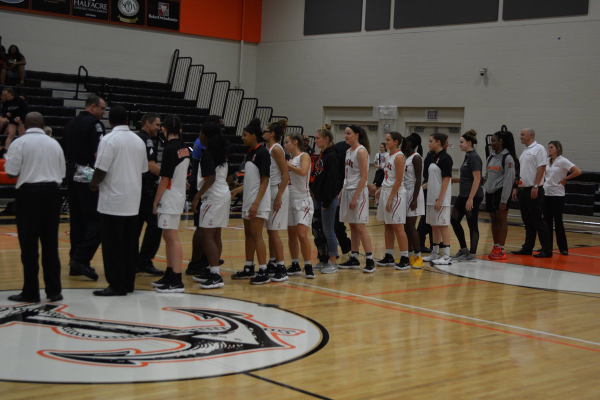 SarasotaPD's tweet photo. Thank you to Sarasota HS @LadySailors for the wonderful token of appreciation during Law Enforcement Appreciation Night last night.🚔🏀We asked Ofc Ryan Howell to accept the award on behalf of our agency in the gym named after his grandfather, Coach Eddie Howell. #LESM #Sarasota https://t.co/QvCnkNy7o2