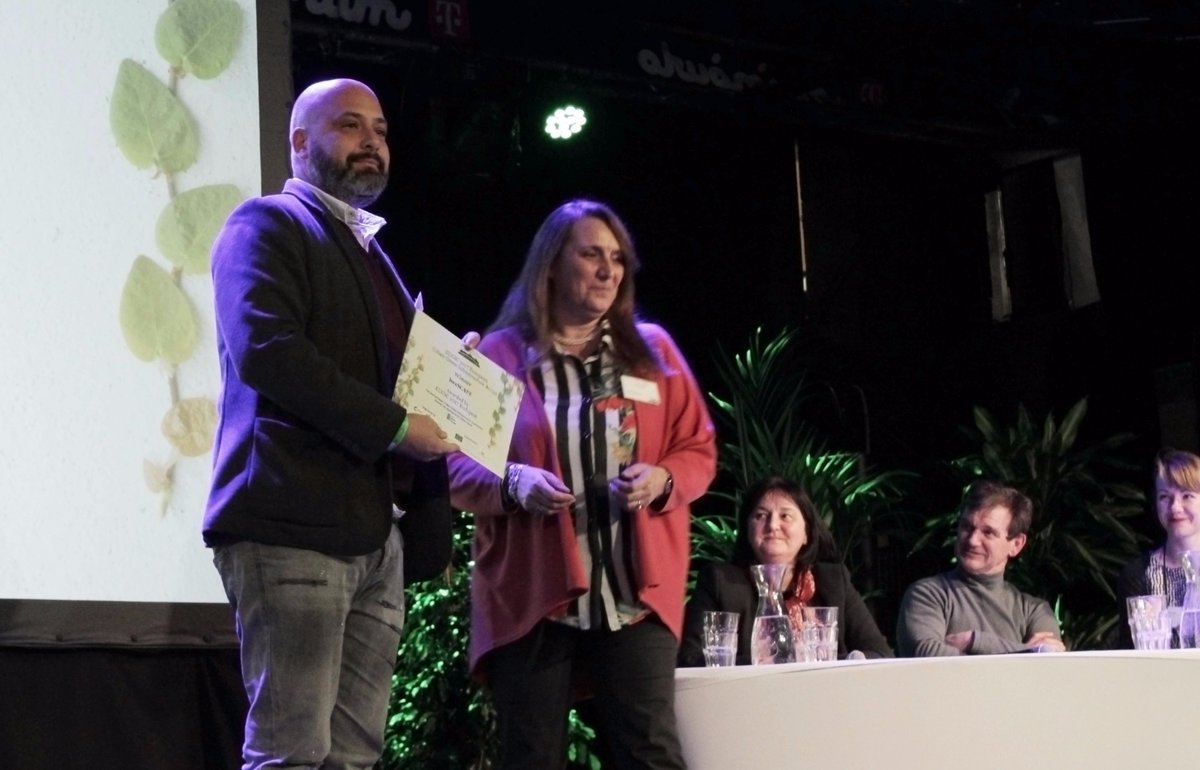 blanchecameron's tweet photo. Congrats to #EUGIC2017 Awards Winners presented by Laura Gatti: Ivan Mustakov, Bulgaria, w/ boxSCAPE. Jack Skillen for Team London Bridge's Green Grid and Zaragoza City's Green Infrastructure Strategy. All info https://t.co/t4tRXxBYcC https://t.co/XSGBAPO6iP
