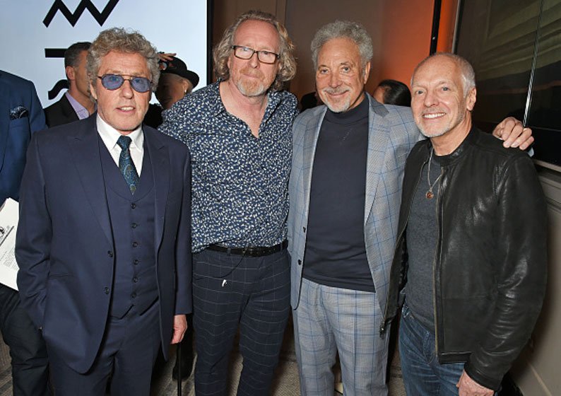 TeenCancerUSA's tweet photo. Thanks go out to #RogerDaltrey & renowned British photographer @alistairmorrisonphotography who teamed up with 60 legendary men of music to create #TheAdorationTrilogy #SearchingforApollo benefitting @TeenCancerUSA & @TeenageCancer #RogerDaltrey #charity #givingback #tyacancer https://t.co/npW3OnT4cg