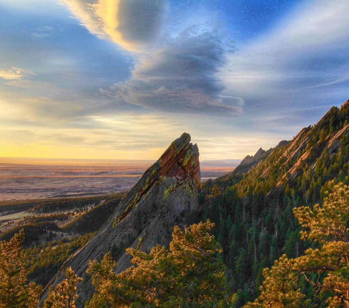 bouldercolorado's tweet image. #Boulder, where your home is a postcard. 📷: monkmoose via Instagram.