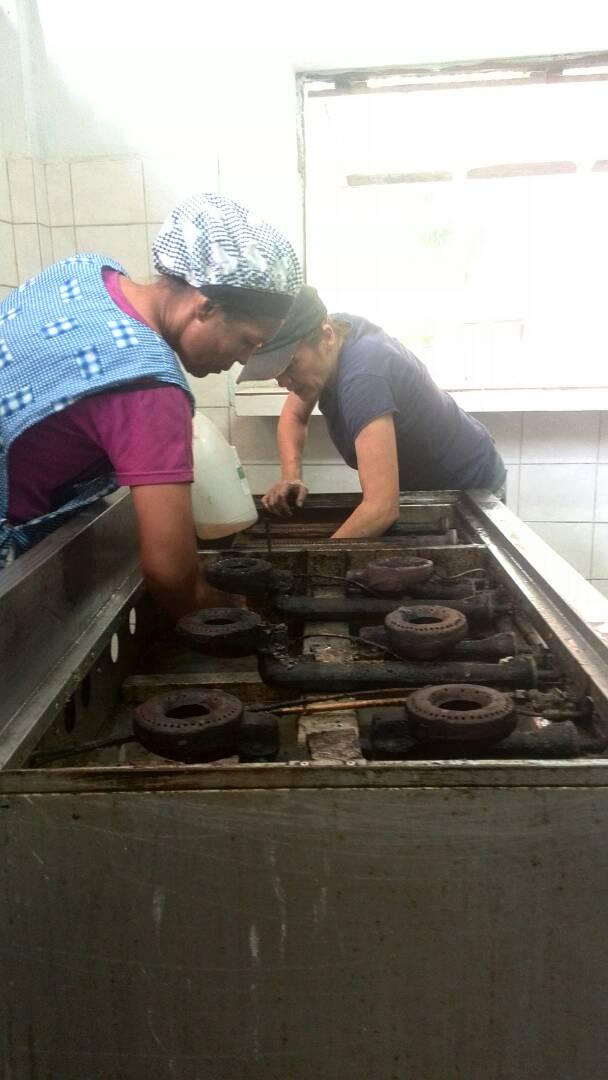 VCEUPAltoMir's tweet photo. #EstaEsMiEscuela #MBFActivo #AltosMirandinos Jornada de Mantenimiento Voluntario @NicolasMaduro @JauaMiranda @WilliamsMacondo @machadoluis99 @RosangelaOrozco @ZEAltosMir https://t.co/4SvhAQW19q