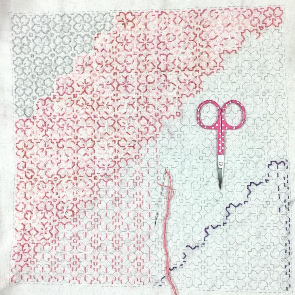 Snuggly_Monkey's tweet photo. Getting started on section 3 - half way done! .
.
.
.
.
 #snugglymonkey #shopsnugglymonkey #craftsupplies #makersgonnamake #makersmovement #create #dreamcreateinspire #modernmaker #crafts #crafting #creativity #sashiko #sashikostitching #さしこ #embroid… https://t.co/0lU5uGxhcD https://t.co/uAkH28j6Me