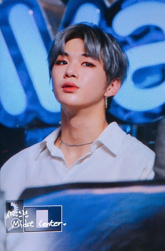 midstcenter1210's tweet photo. 171202 MMA

#강다니엘 #워너원 #KANGDANIEL #wannaone https://t.co/gDLqNtKWdQ