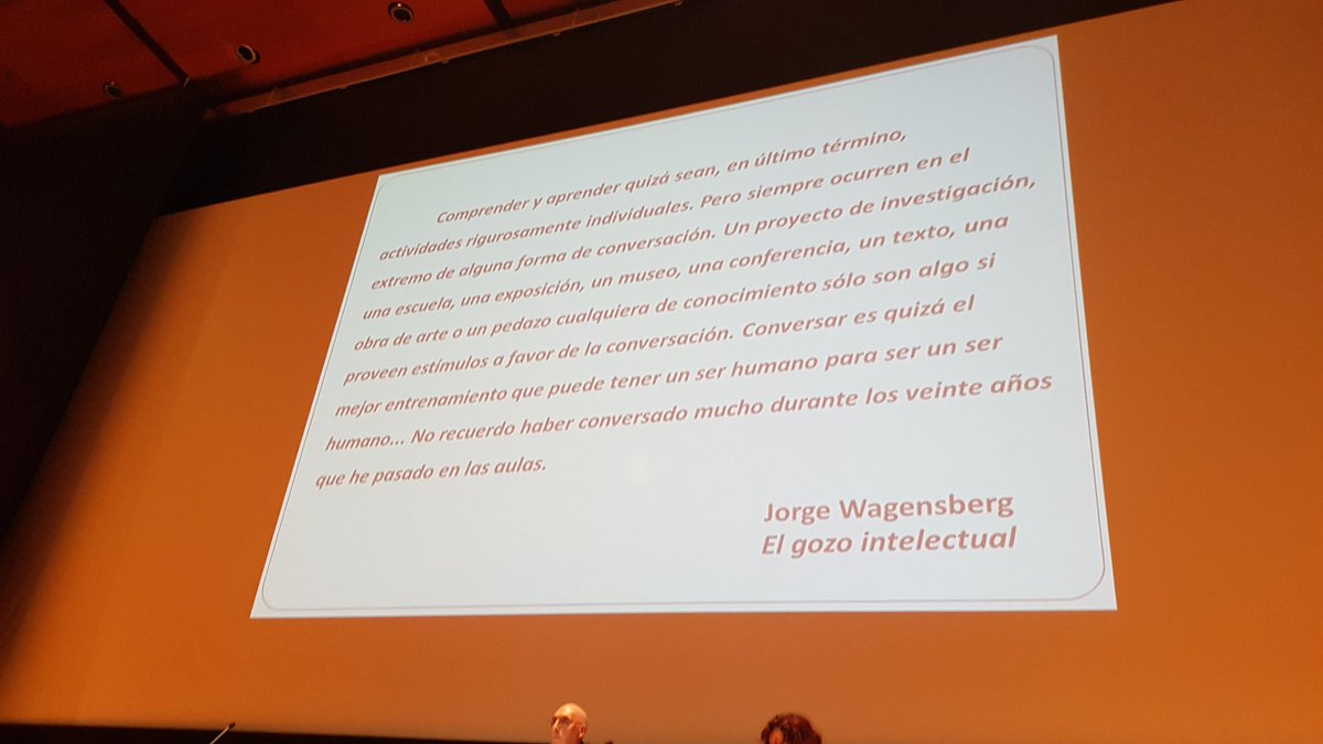 AsunCarballo's tweet photo. La biblioteca puede ser ese LUGAR DE PENSAMIENTO #JuanMata #8XBEGA #8XBEGA17 https://t.co/SthdLBSQfE